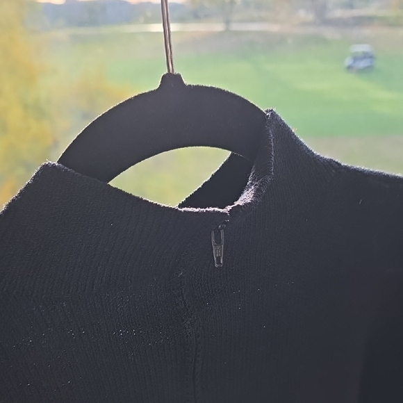 St. John Classic Vintage Black Mock neck Zip Sweater Size Large - Picture 6 of 11